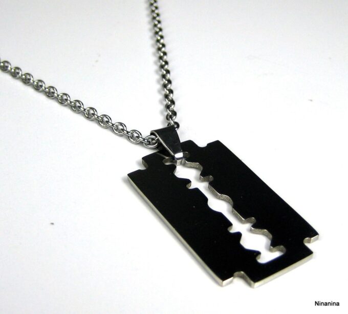N2480tera_collier_acier_lame_de_rasoir-1