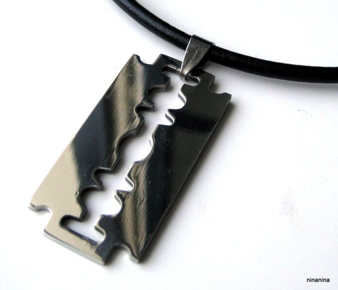 N2482a_collier_homme_lame_rasoir_cuir_argent