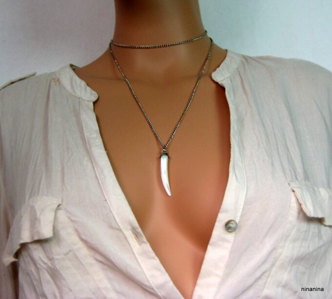 N2485terd_collier_corne_nacre_dent_de_tigre
