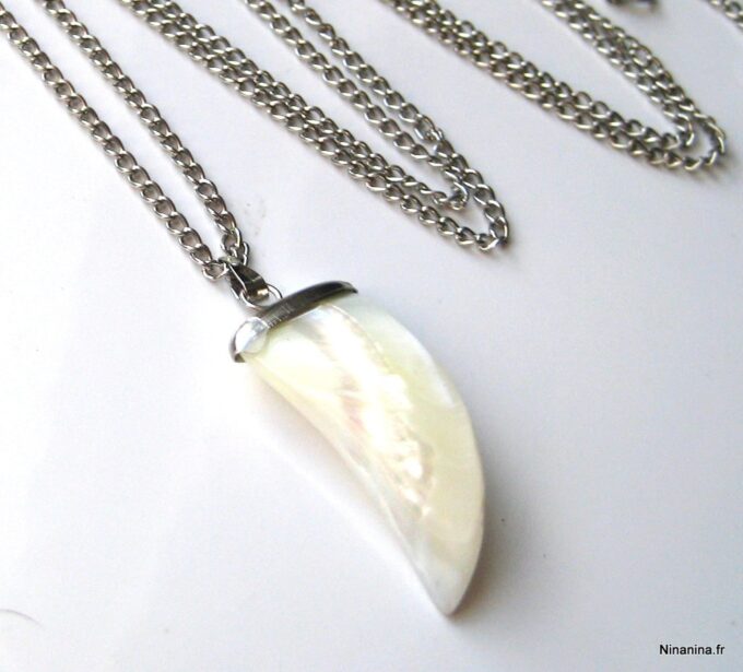 N2486terb_collier_lon_dent_de_requin_nacre-1