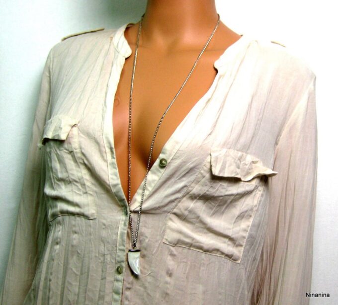 N2486terg_sautoir_dent_de_requin_nacre-1