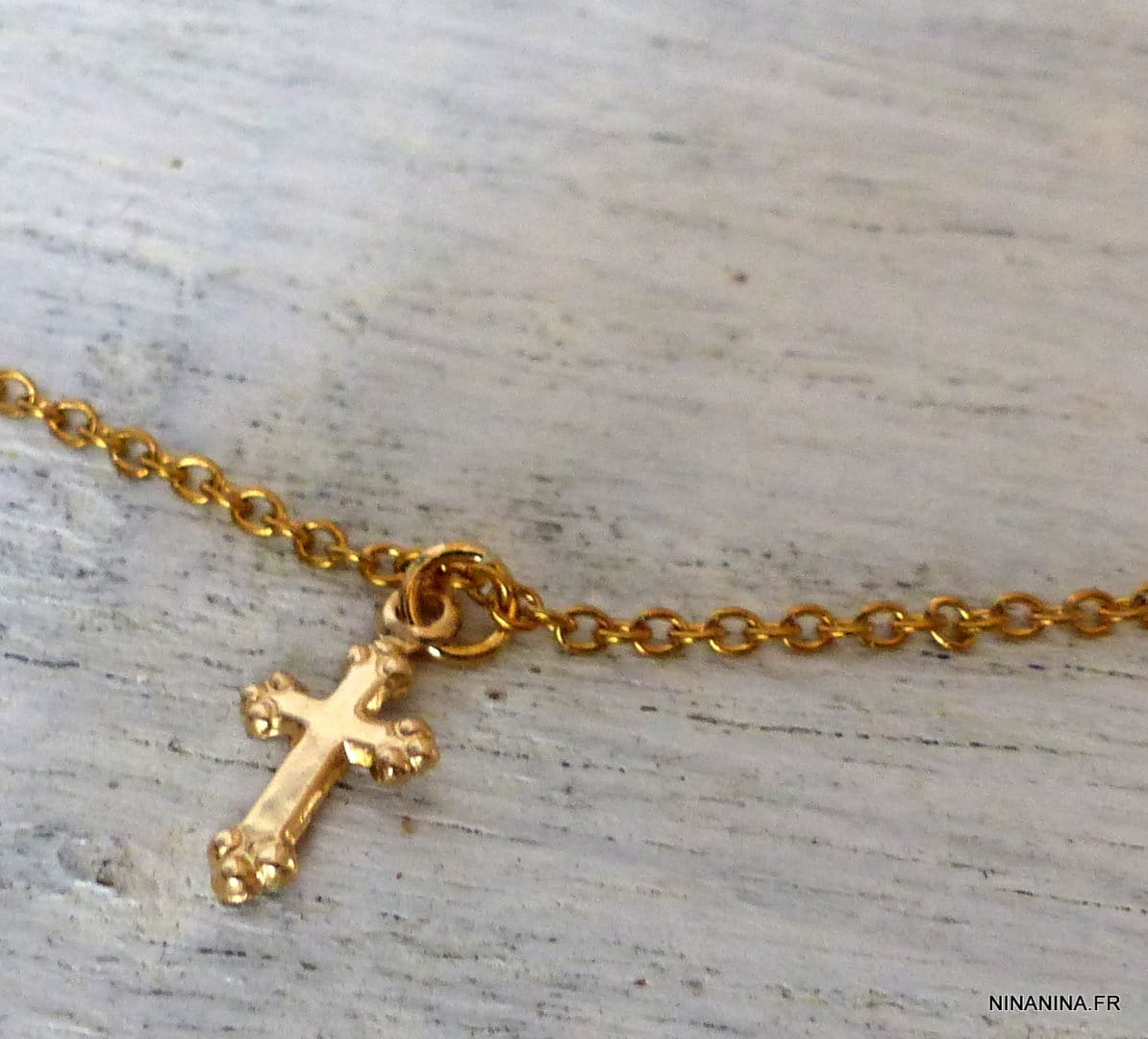 Pendentif croix femme plaqué or