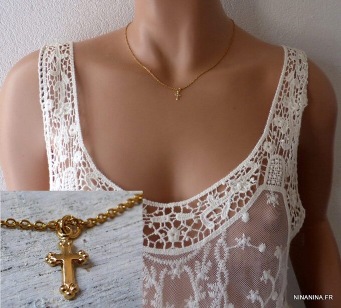 N2507j_Collier_court_croix_Plaque_Or_-_Bijoux_Colliers_en_ligne_Ninanina