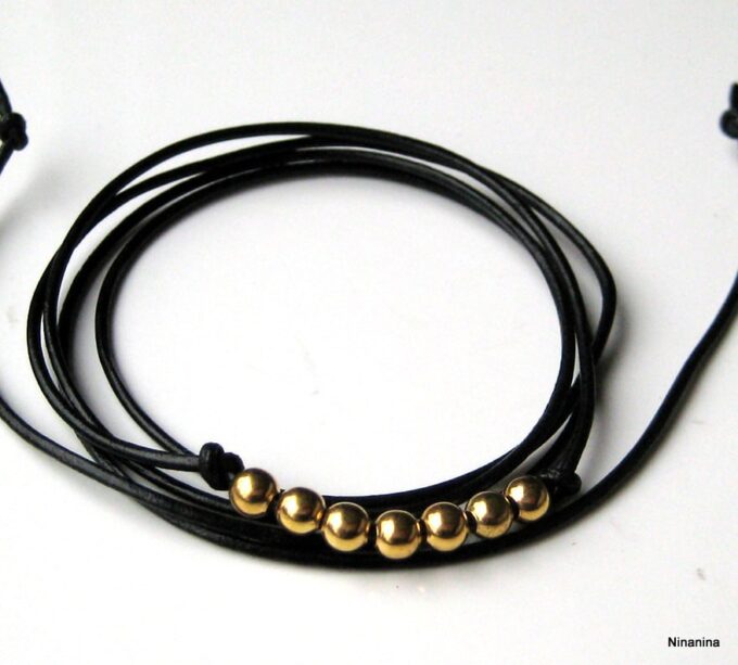 N2511c_bracelet_cuir_et_perles_plaque_or