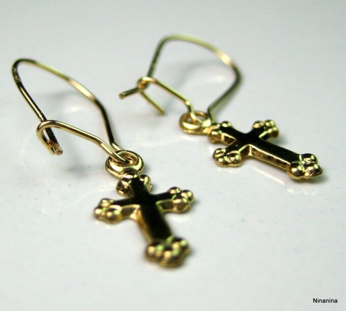 N2517terc_boucles_creoles_croix_plaque_or