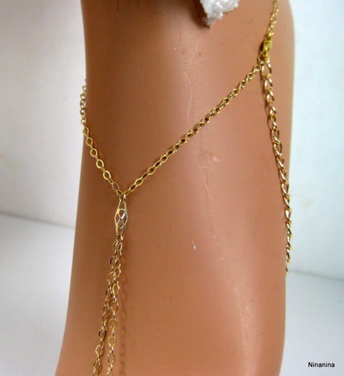 N2551tere_bijou_de_pied_plaque_or