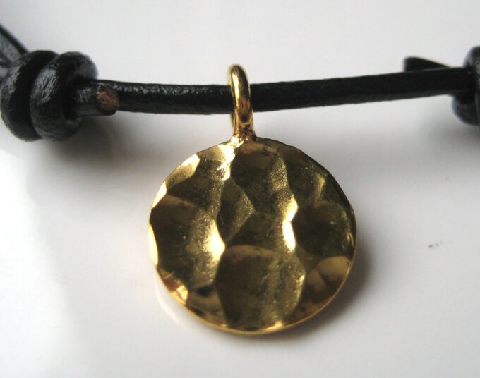 N2562a_collier_cuir_argent_massif_plaque_or