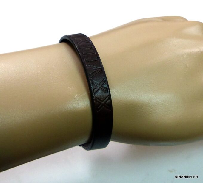 N2585terc_bracelet_cuir_personnalise_date_chiffres_romains