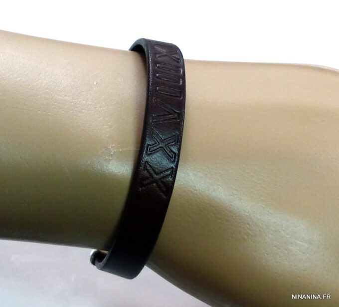 N2585terd_bracelet_cuir_personnalise_date_chiffres_romains