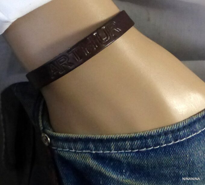 N2585tere_Bracelet_homme_cuir_personnalise_prenom_fermoir_bronze