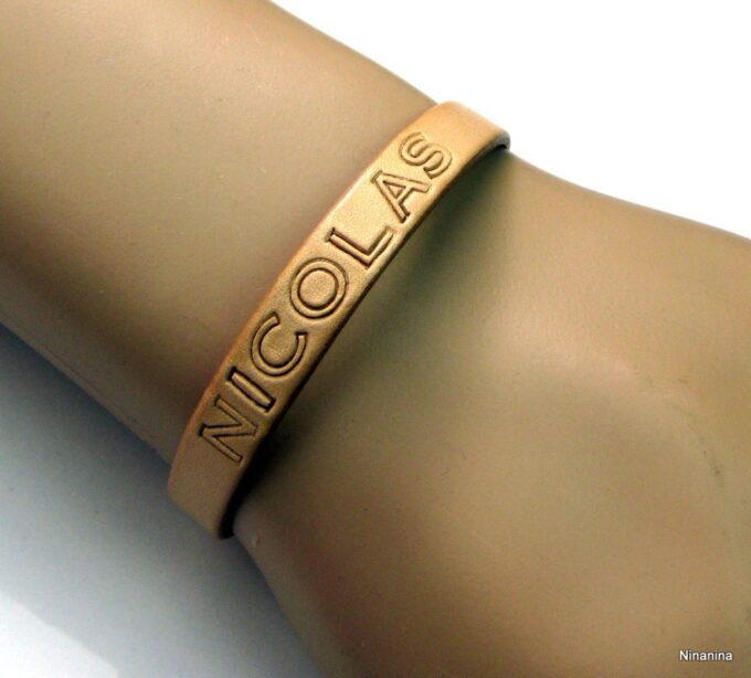 N2585tere_bracelet_cuir_grave_prenom