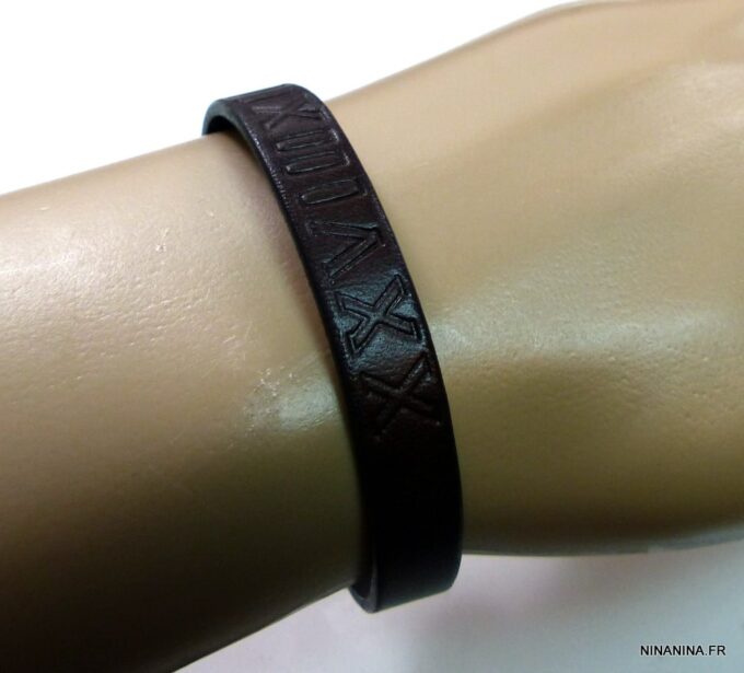N2585terg_bracelet_cuir_personnalise_date_chiffres_romains