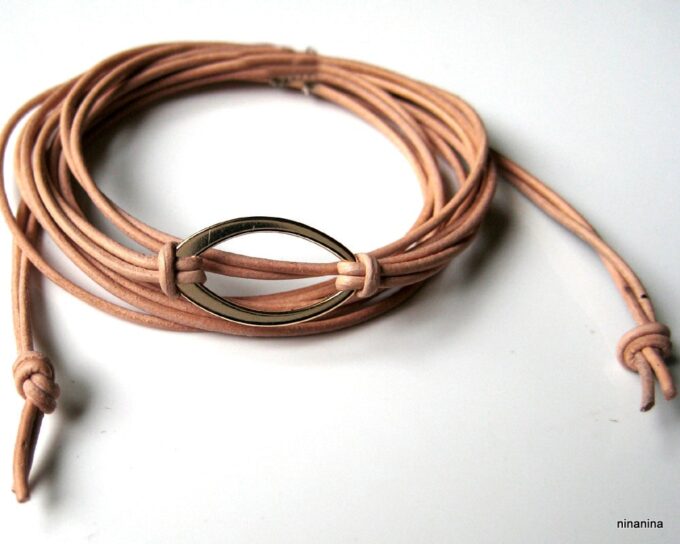 N2622D_bracelet_cuir_et_anneau_plaque_or