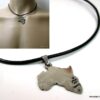 N2626ter_Collier_cordon_cuir_et_AFRIQUE_acier_inoxydable