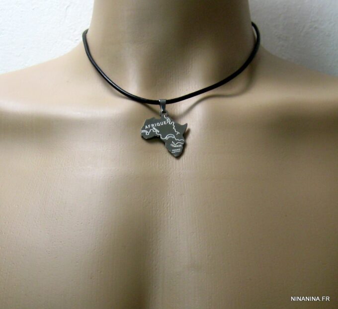N2626terd_Collier_cordon_cuir_et_AFRIQUE_acier_inoxydable