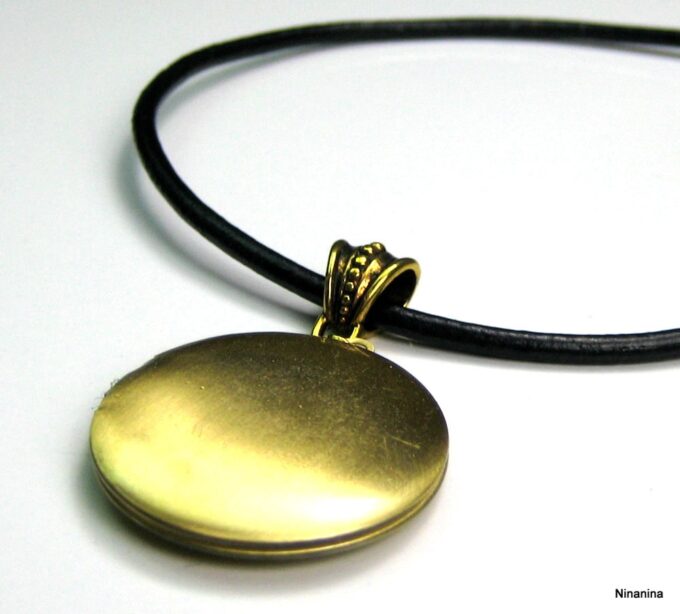 N2672terh_collier_cordon_cuir_porte-photo_dore