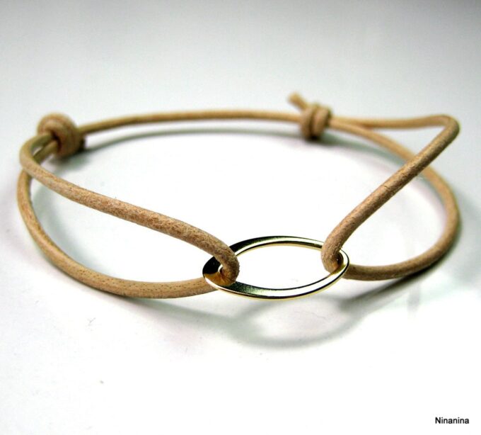 N2692ter_bracelet_cordon_cuir_et_anneau_plaque_or