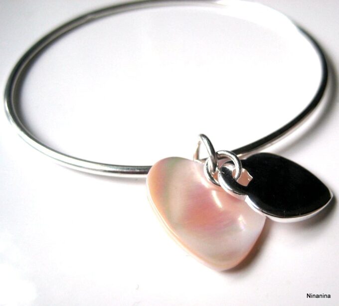 N2726TERb_BRACELET_JONC_COEUR_PLAQUE_ARGENT_et_nacre