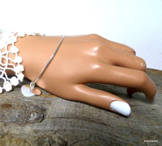 N2726tere_Bracelet_femme_jonc_coeur_plaque_argent_et_nacre