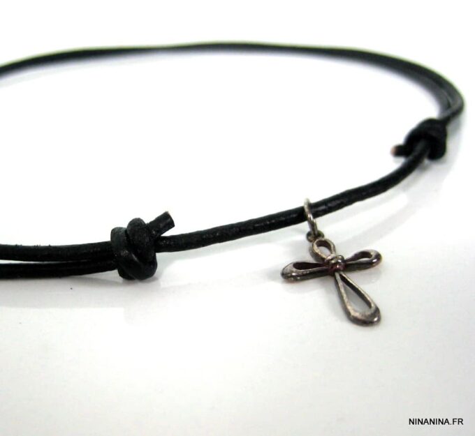 N2764terb_collier_cordon_cuir_croix_argent_massif