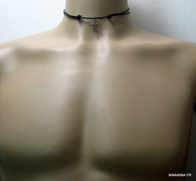 N2764tere_collier_cordon_cuir_croix_argent_massif