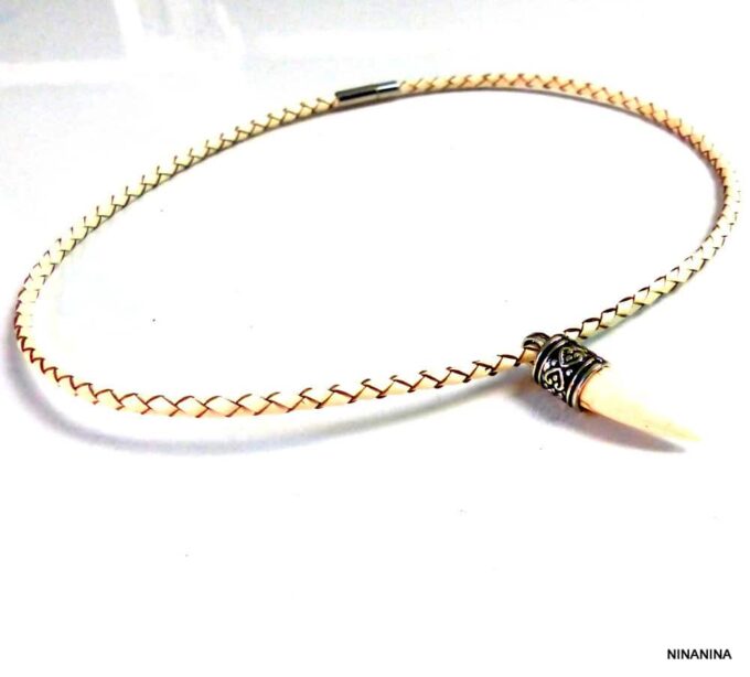 N2765terg_Collier_homme_cordon_cuir_tresse_dent_de_tigre-1