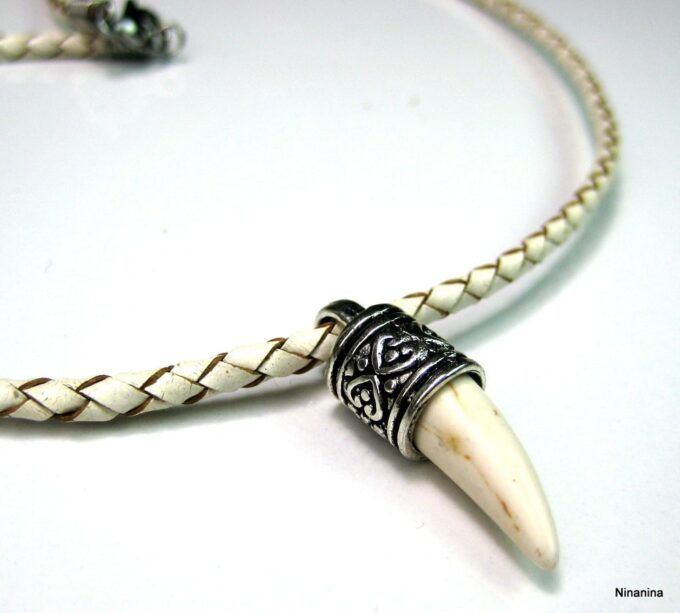 N2765teri_collier_corne_cuir_tresse-1
