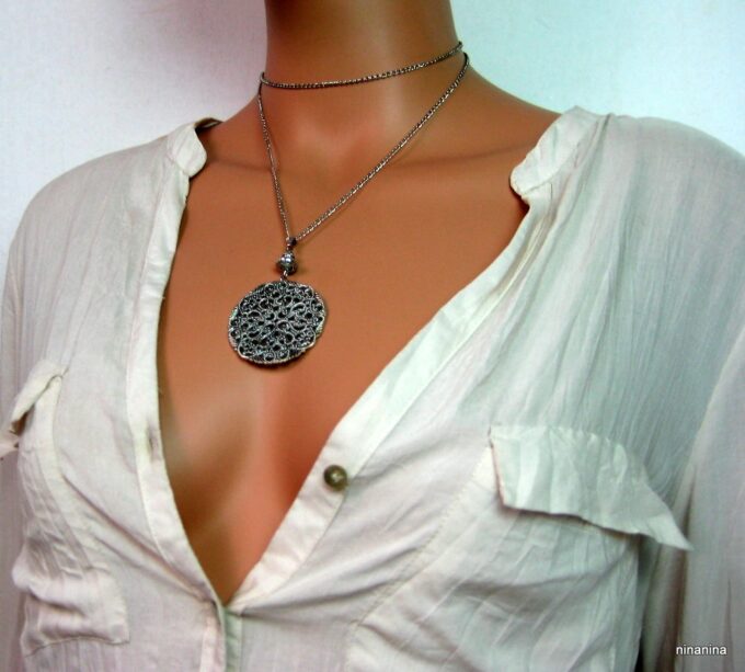 N2769term_collier_sautoir_metal_argent_filigrane