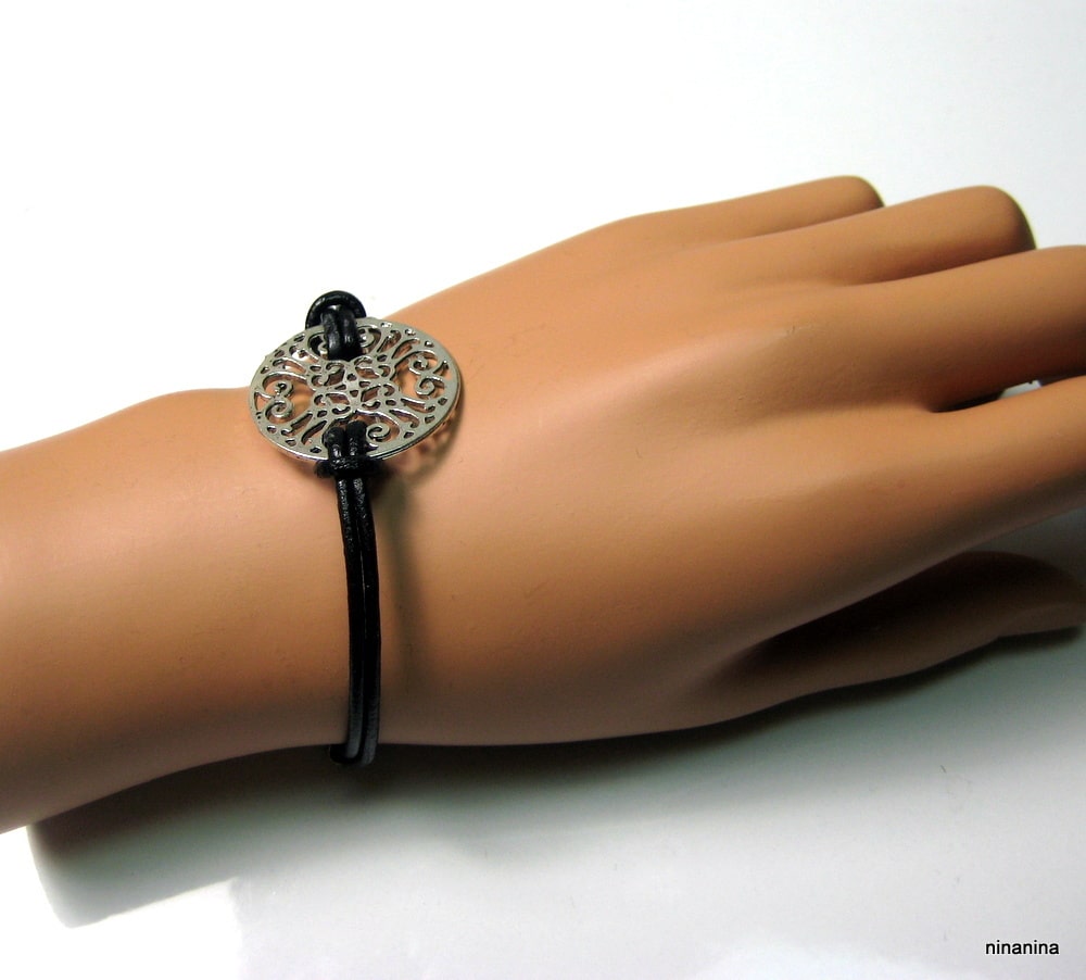 Bracelet cordon cuir femme rosace métal argenté – Image 7