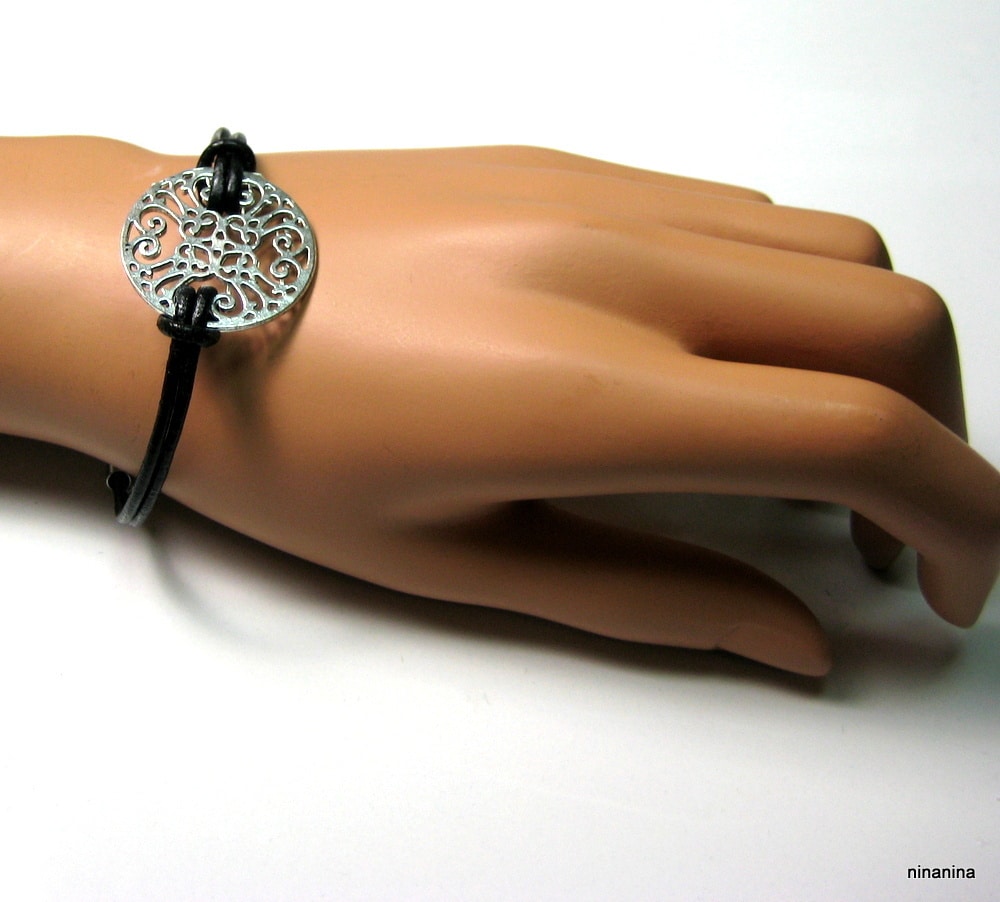 Bracelet cordon cuir femme rosace métal argenté – Image 9
