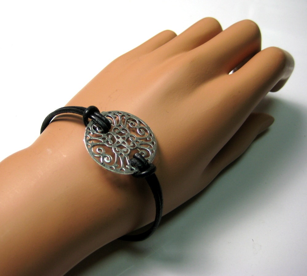 Bracelet cordon cuir femme rosace métal argenté – Image 10