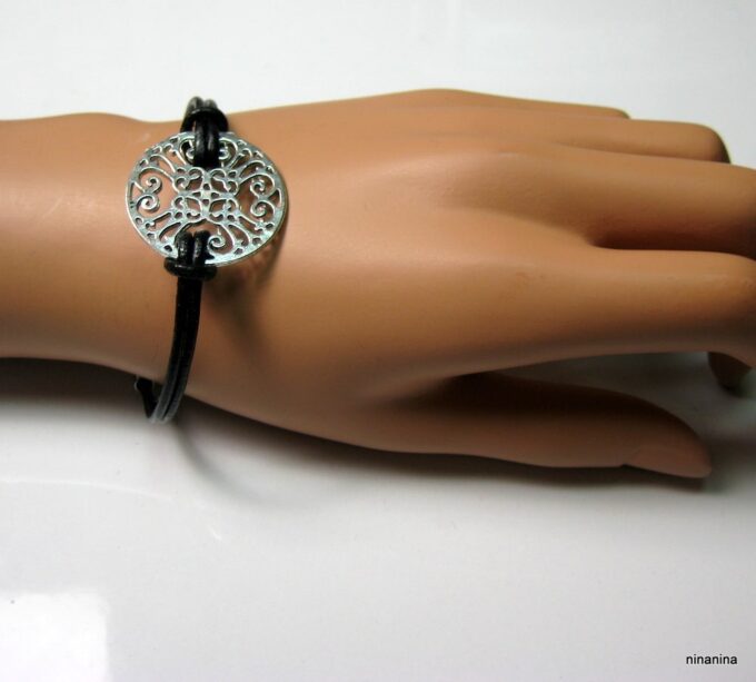 N2826terj_bracelet_cordon_cuir_et_rosace_filigranee_argent
