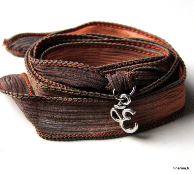 N2838_bracelet_wrap_soie_lavee_et_chakra_argent