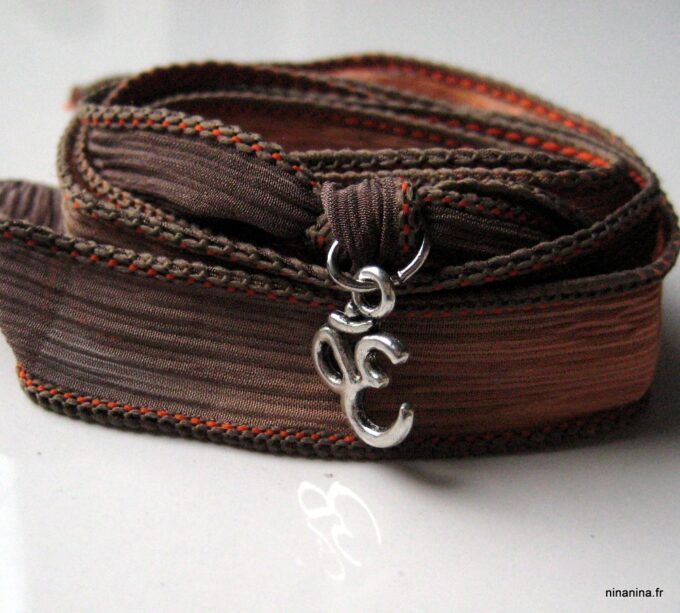 N2838e_bracelet_wrap_soie_lavee_et_chakra_argent