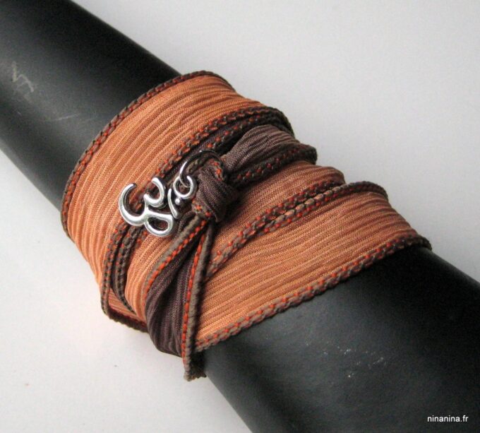 N2838f_bracelet_wrap_soie_lavee_et_chakra_argent