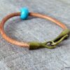 N2898terf_Bracelet_homme_cuir_boule_turquoise_fermoir_crochet_metal_bronze