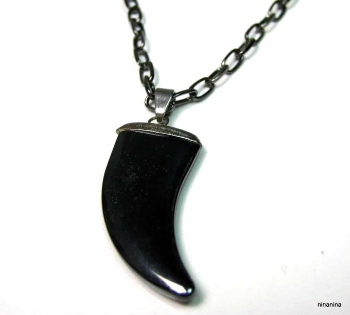 N2926tera_collier_long_homme_dent_de_requin_noire