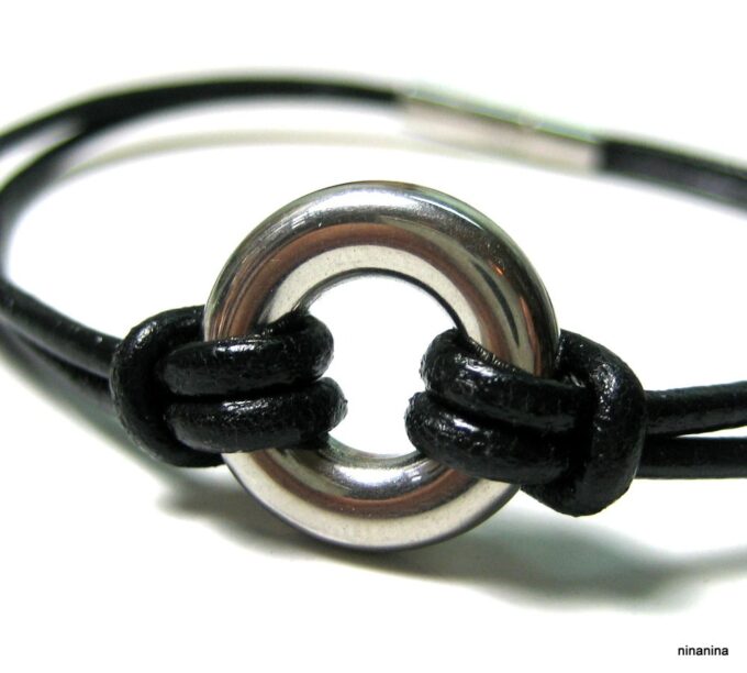 N2990tera_bracelet_cordoncuir_et_cible_acier_inoxydable