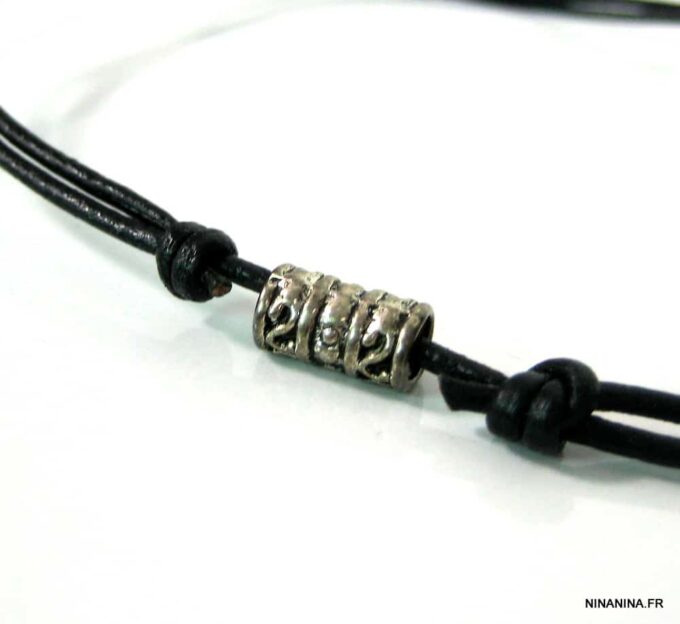 N3030tera_collier_cordon_cuir_et_tube_metal_argent