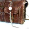 N3032B_Porte-cles_bijou_de_sac_boule_blanche_pompon_argent_NINANINA