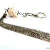 N3032H_Porte-cles_bijou_de_sac_boule_blanche_pompon_argent_NINANINA
