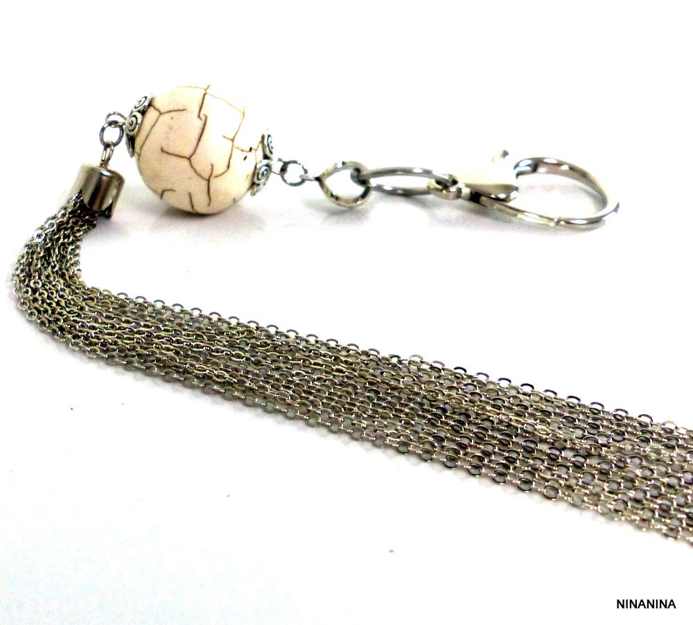 Bijou de sac pompon métal argent Et boule blanche – Image 10