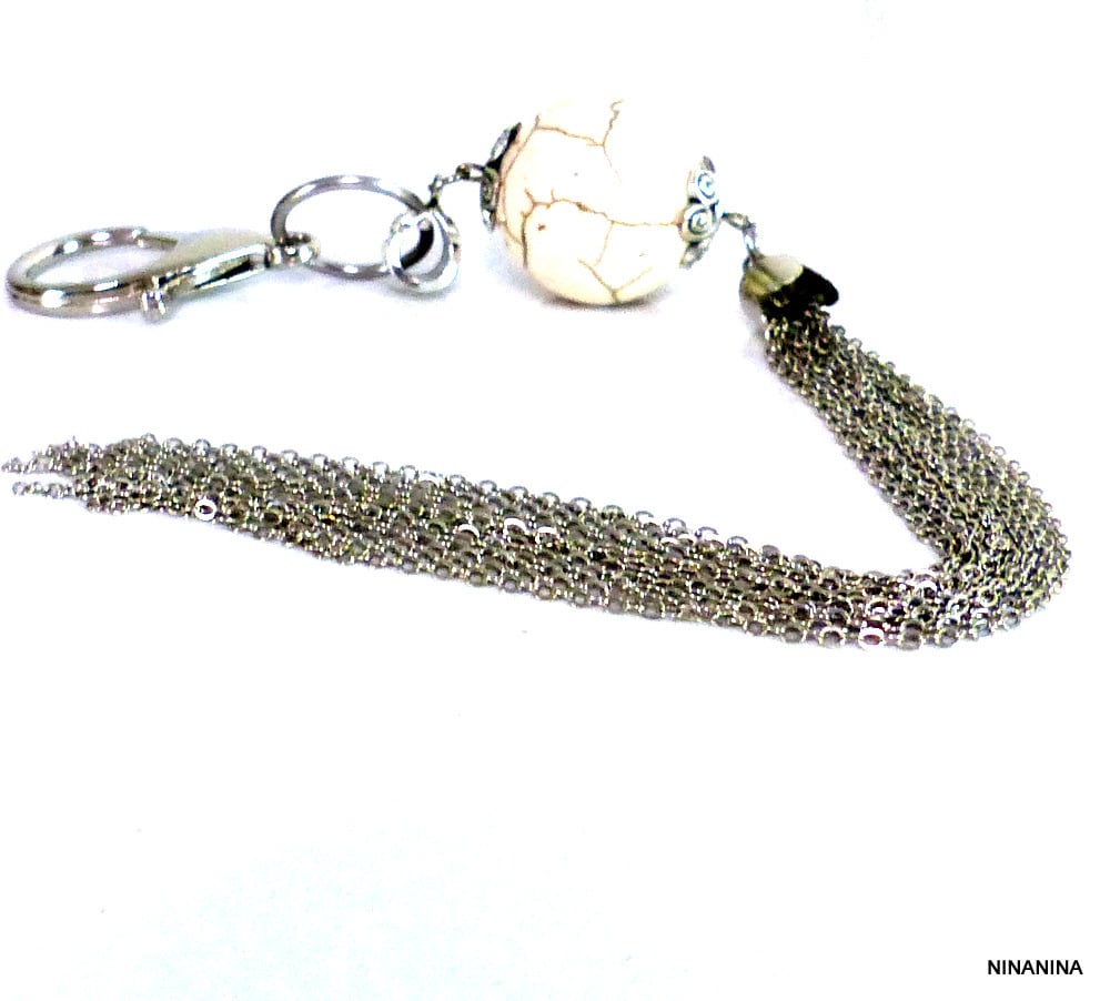 Bijou de sac pompon métal argent Et boule blanche – Image 12