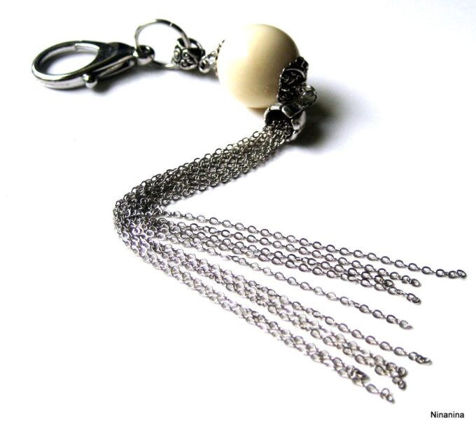 N3032a_Bijou_de_sac_pompon_argent_et_perle_blanche