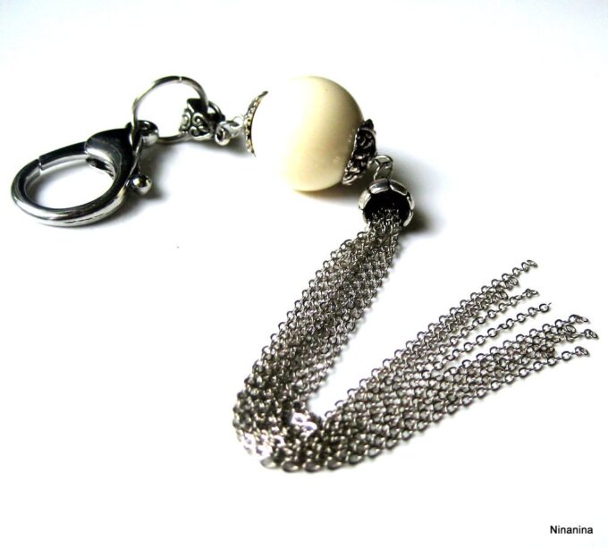 N3032b_Bijou_de_sac_pompon_argent_et_perle_blanche