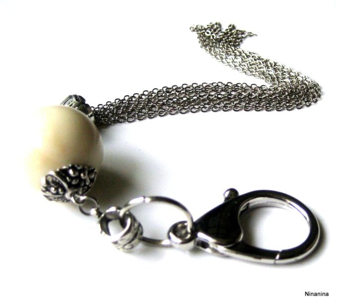 N3032c_Bijou_de_sac_pompon_argent_et_perle_blanche