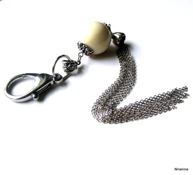 N3032d_Bijou_de_sac_pompon_argent_et_perle_blanche