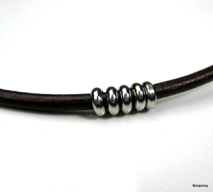 N3036tera_collier_cordon_cuir_et_acier