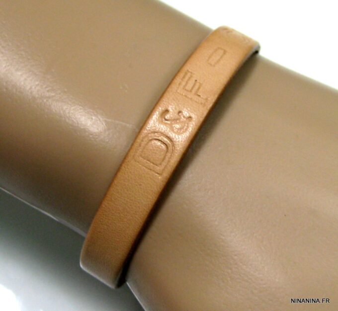 N3057tere_bracelet_cuir_et_acier_personnalise-1