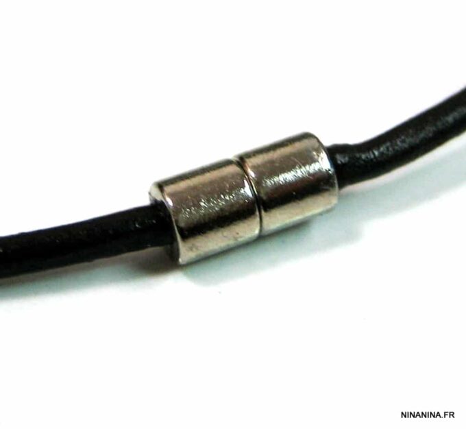 N3081terd_collier_homme_cuir_et_perles_bois-1